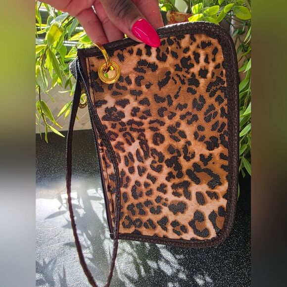 Marc By Marc Jacobs Cheetah Leporad Animal Print Small Zip Top Wristlet 8x5 - Picture 7 of 11